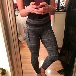 Lululemon Run Inspire Crop (Size 8) Black and Grey